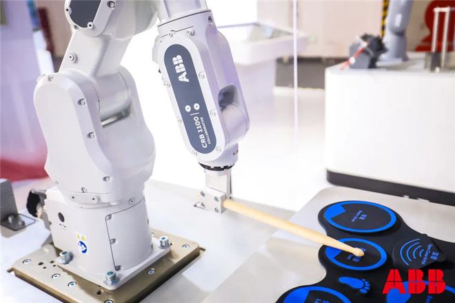ABB在世界人工智能大會(huì)上展示人工智能應(yīng)用軟件開發(fā)創(chuàng)新成果