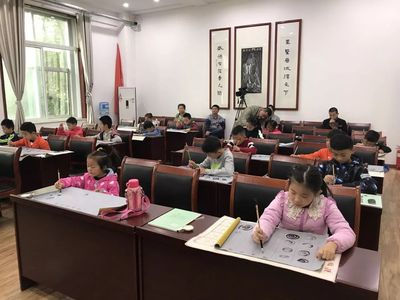齊河縣圖書館第三期少兒書法、圍棋公益培訓(xùn)班順利開班 傳承文化根脈 啟迪智慧未來(lái)